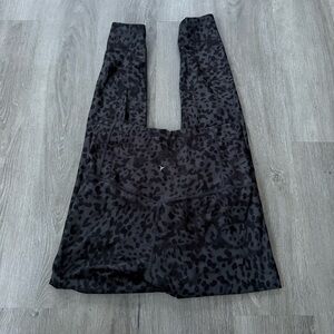 Old Navy Active Super High rise Black Leopard Print Leggings - Medium